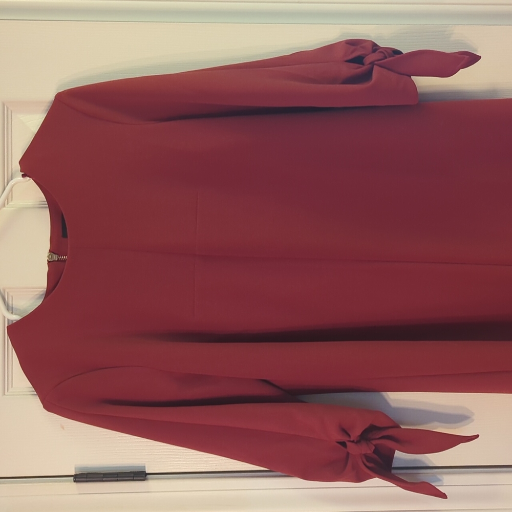 Burgandy/ wine colored 3/4 sleeve dress